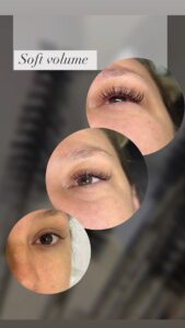 Gene cu aspect natural și volum delicat, obținute prin tehnica soft volume la Glamur Cosmetic, salon specializat în extensii de gene în Târgu Mureș